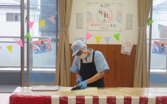 魚はどうやってさばくのか実演！